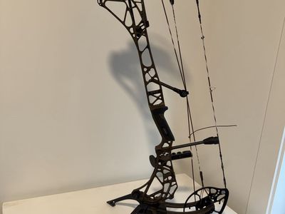 Like-New Mathews ARC 30
