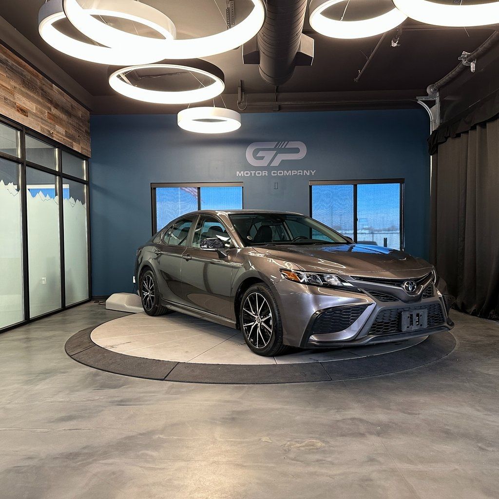 2022 Toyota Camry SE