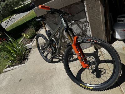 2023 Pivot Firebird