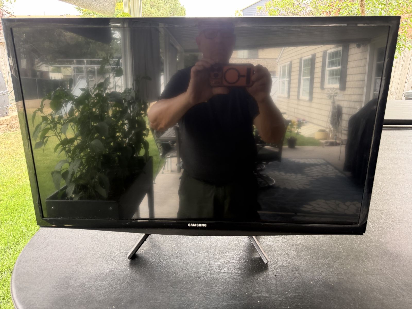 Samsung UN28M4500 28” High Def TV