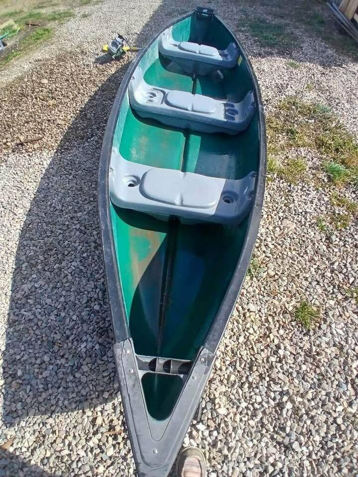 SunDolphin Scout SS 3 Person Canoe W/Paddles