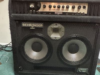 Behringer Ultrabass BX3000T 300W Bass Amplifier Head with Speaker Cabinet