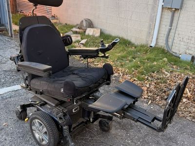 Quantum Edge 2 Wheelchair
