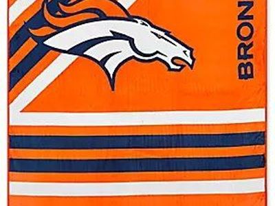 Denver Broncos NFL Team Logo Super Soft Fleece Throw Blanket - Orange/Navy/White