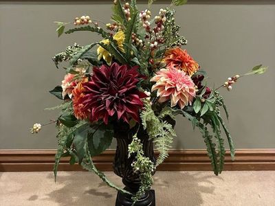 Decorative Faux Flower Vase/Centerpiece