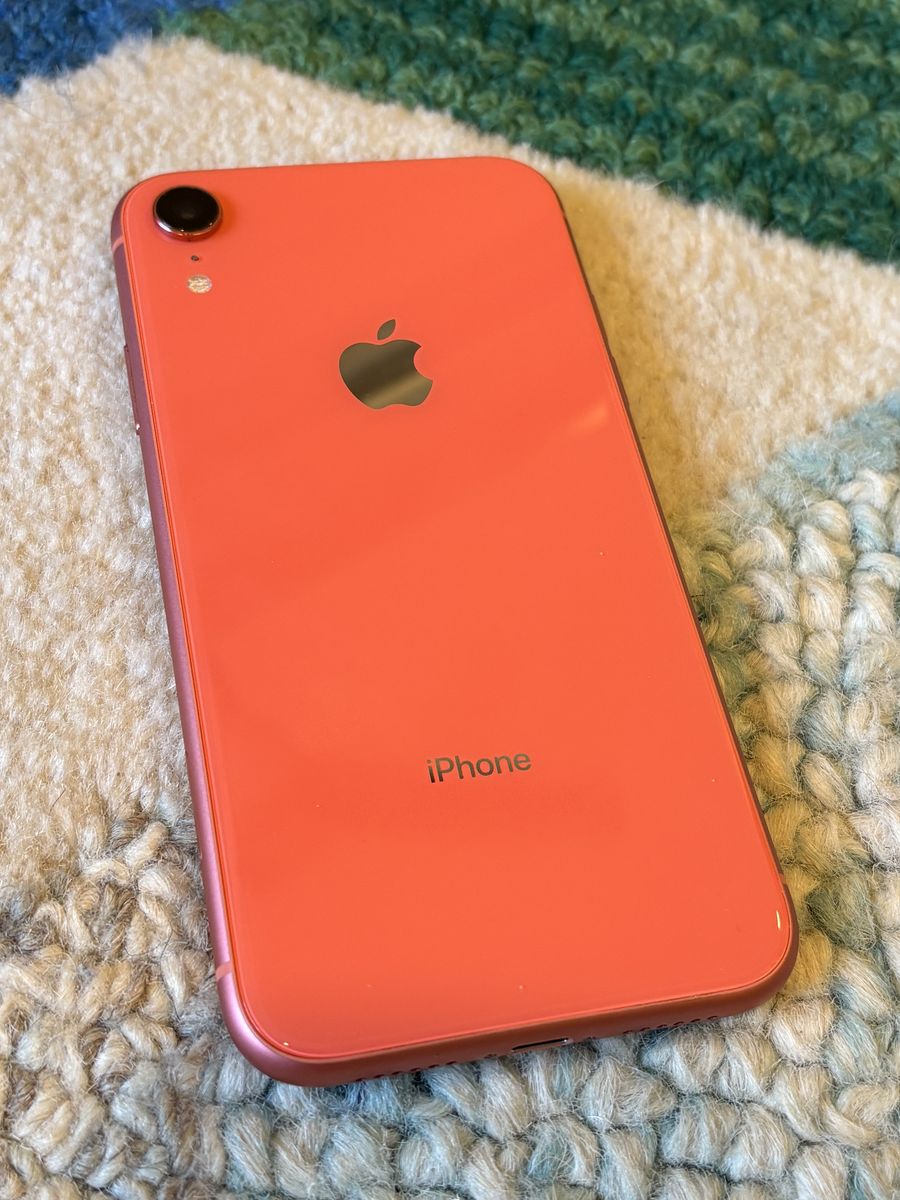 iPhone XR Coral 128gb Adult Owned!