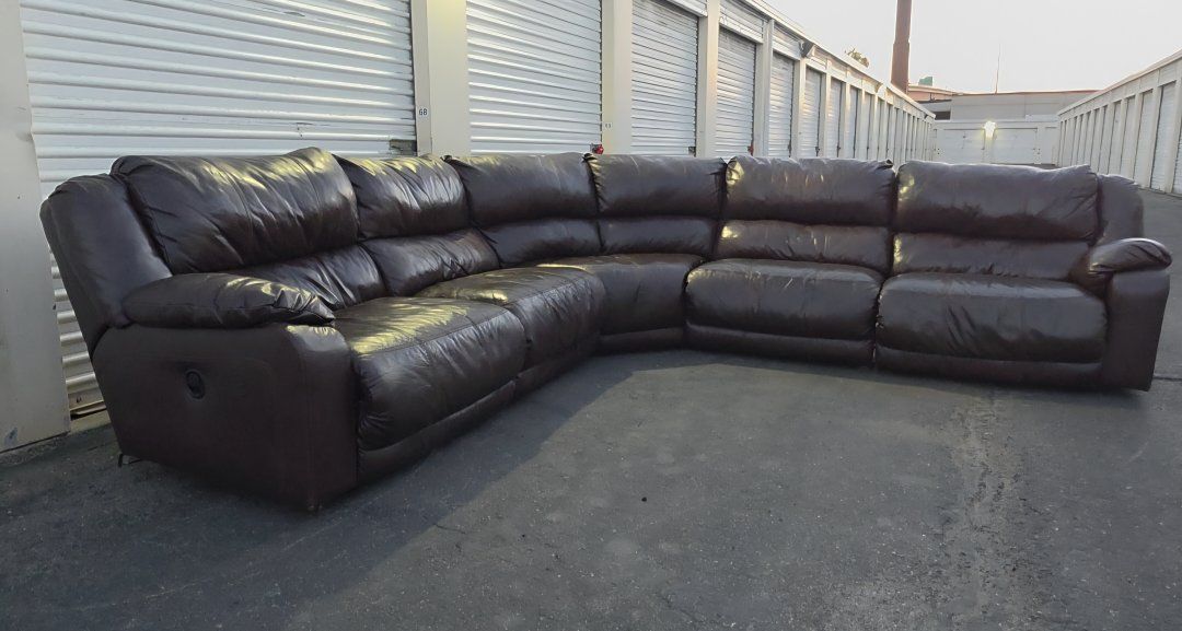 [FREE DELIVERY] Beautiful 5-Piece Real Leather Sectional With Recliners