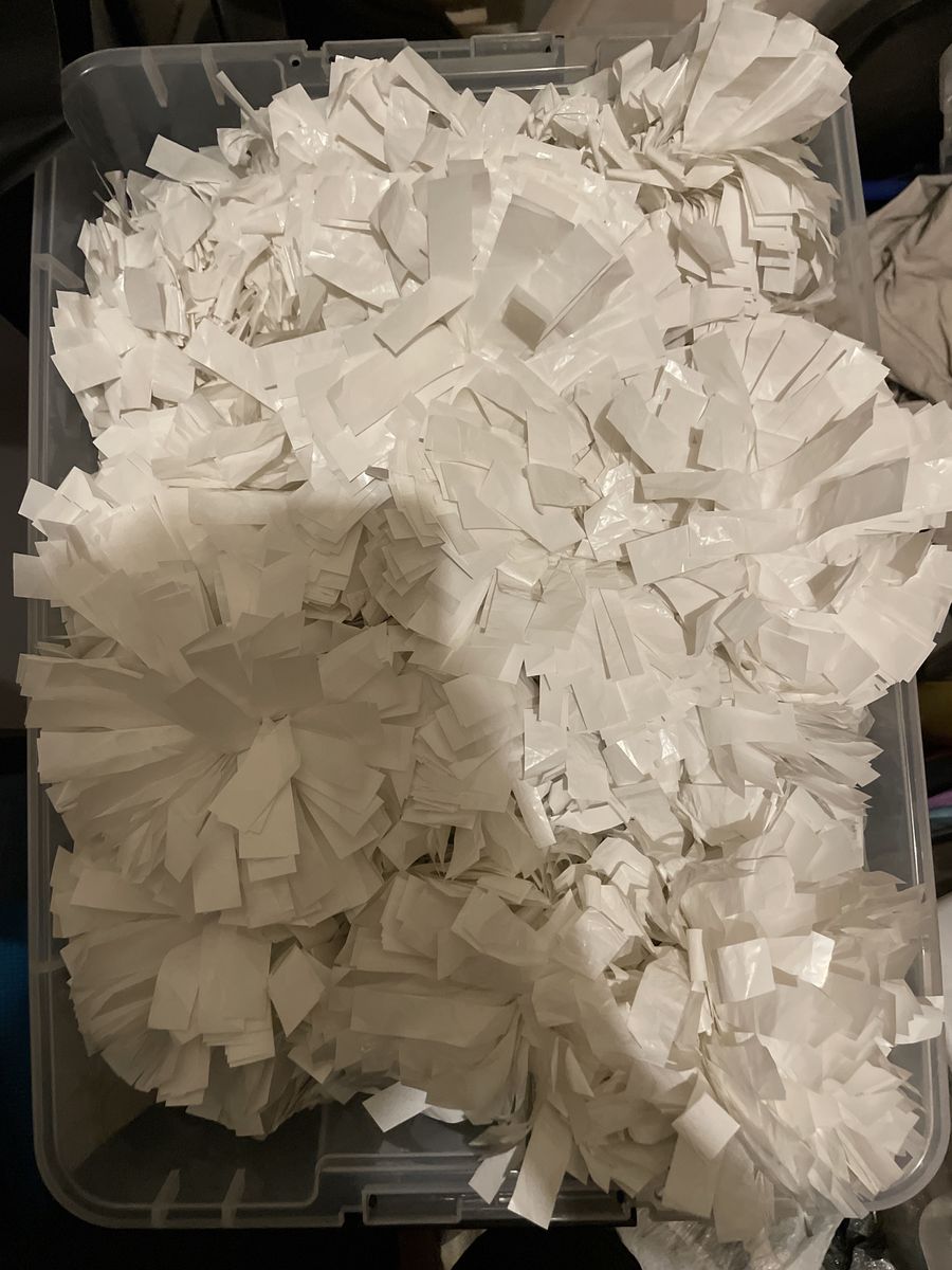 White Plastic Pom Pom’s