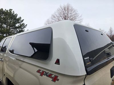 Leer truck shell mint condition . 5.8