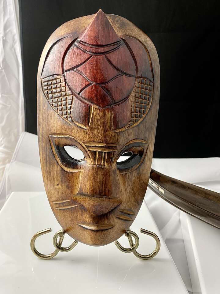 LIKE NEW - Wood Carved Mask W/ Red Turtle - Fiji Handcrafted Art - I have more listings from Fiji - C PICS