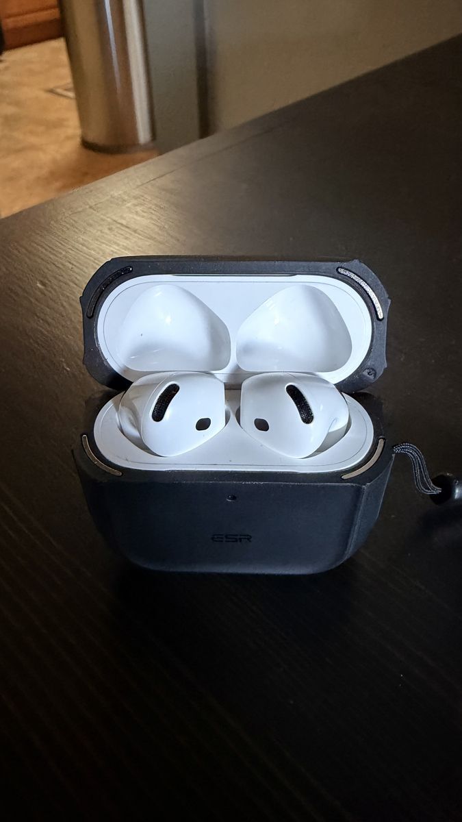 AirPods 4 ANC
