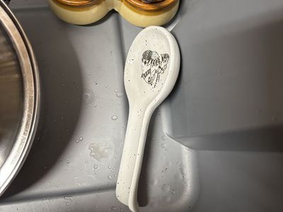 Miscellaneous kitchen items