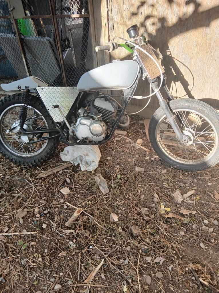 old yamaha dirt bike
