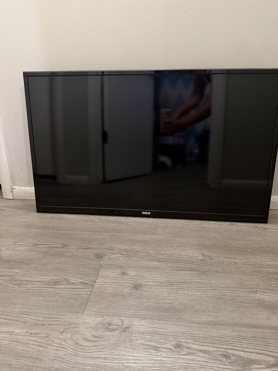 RCA LED40C45RQ 40 Inch Full HD LCD TV