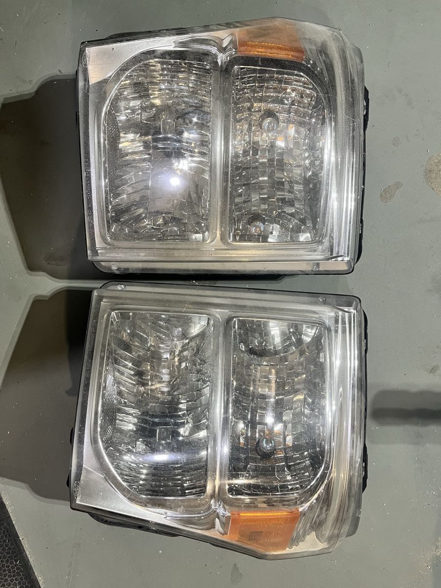OEM 2011-2016 Ford F-250 / F-350 / F-450 / F-550 Super Duty Headlight Assemblies Pair