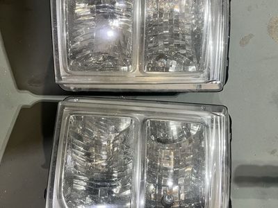 OEM 2011-2016 Ford F-250 / F-350 / F-450 / F-550 Super Duty Headlight Assemblies Pair