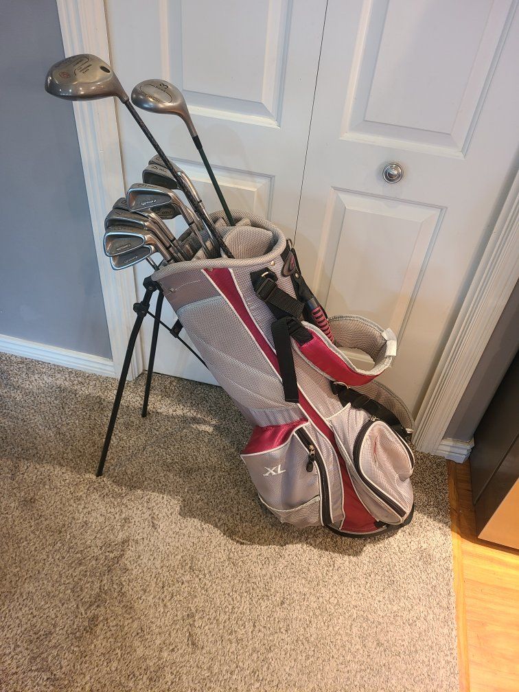 Tall Ladies RH golf set with PING putter!