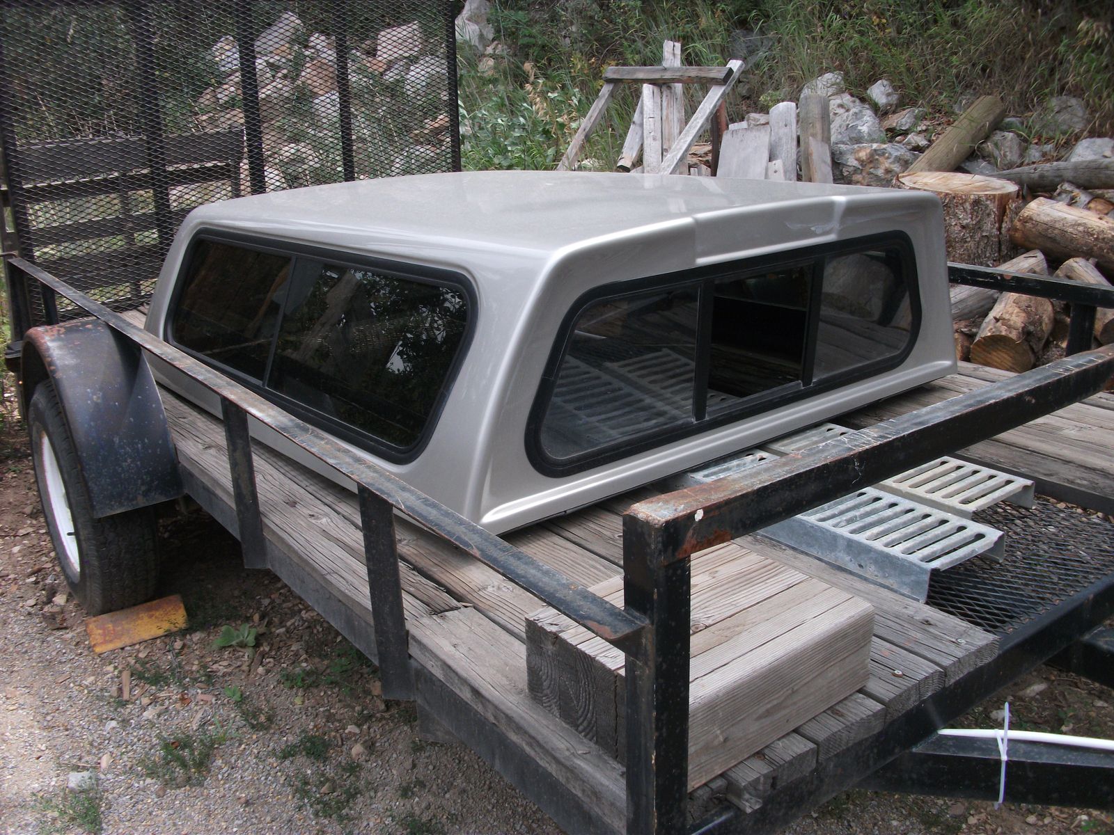 Leer small truck shell