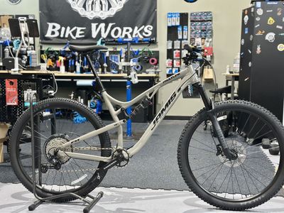 Jamis Faultline A1 | Size Medium | Sandstone Color