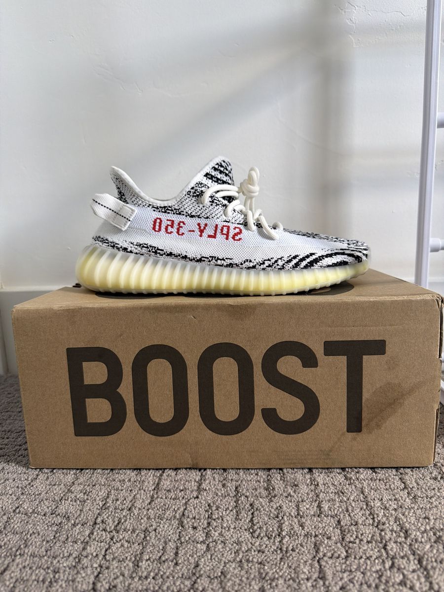 adidas Yeezy Boost 350 V2 Zebra CP9654 Men's Size 9.5 White/Black/Red Sneakers