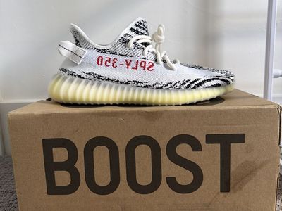 adidas Yeezy Boost 350 V2 Zebra CP9654 Men's Size 9.5 White/Black/Red Sneakers