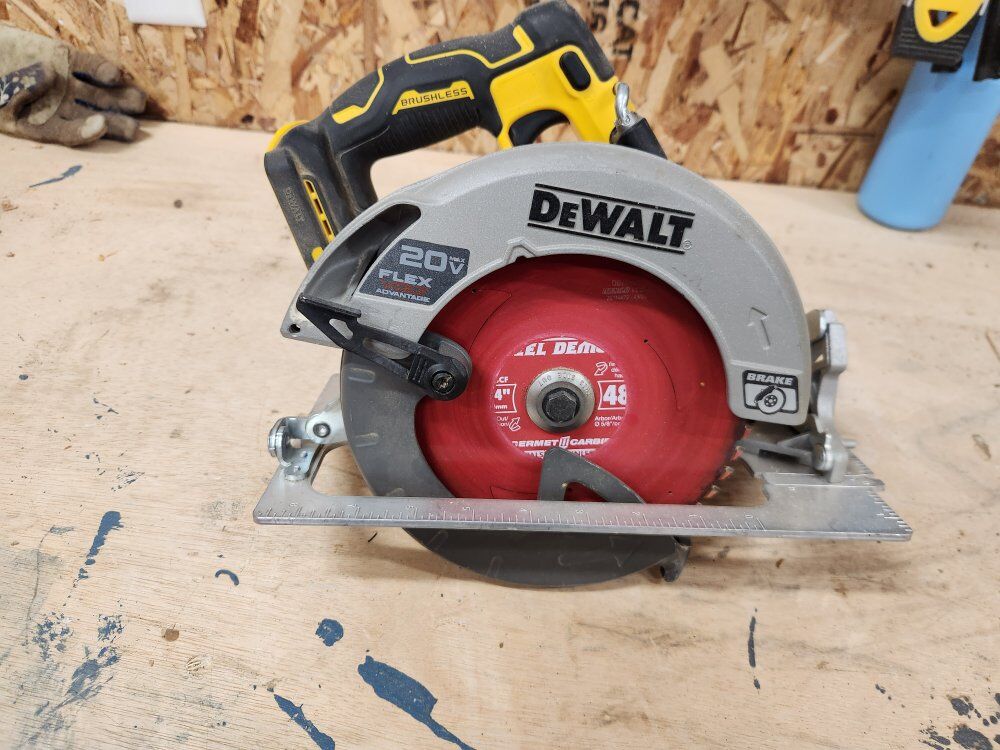 dewalt saw