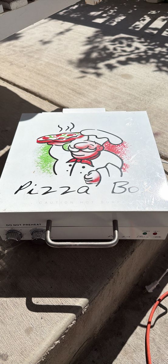 CuiZen Pizza Box Oven 12-Inch Rotating Pan Model PIZ-4012 White 1200W