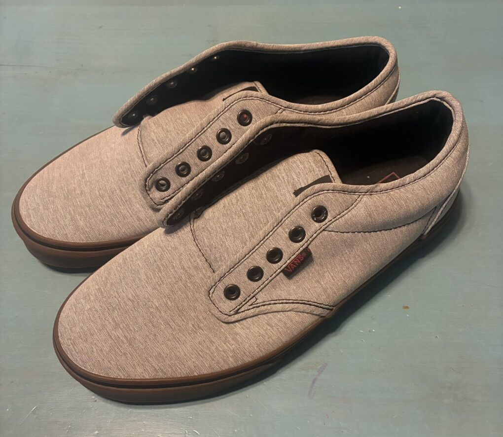 Brand New Men’s Vans Size 10