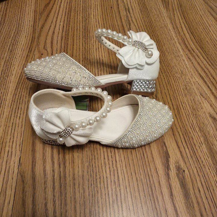 Pretty girl special occasion dress shoes