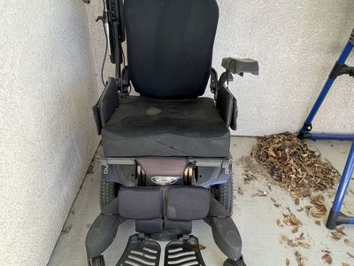 Quickie QM-710 Power Wheelchair