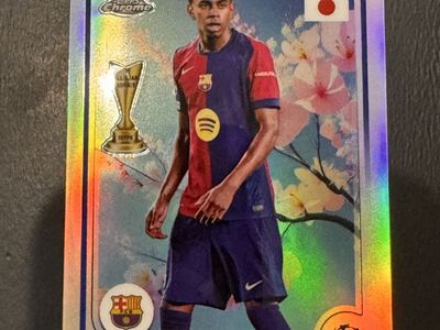 2025 Topps Chrome Lamine Yamal Cherry Blossom #27
