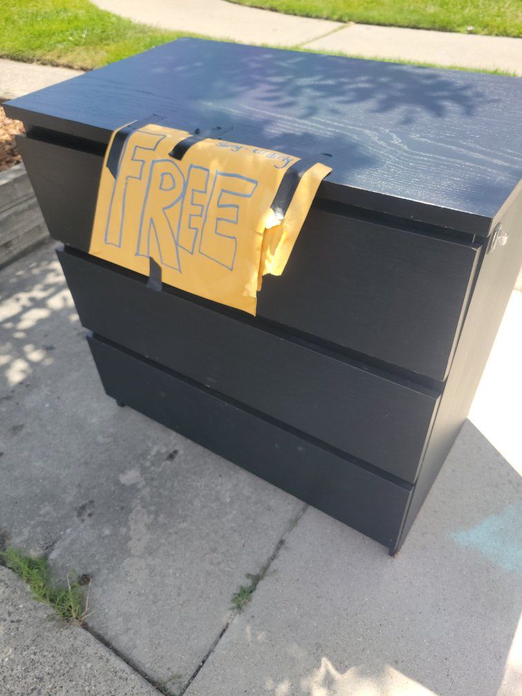 Black 3-Drawer Dresser / Chest of Drawers - Free
