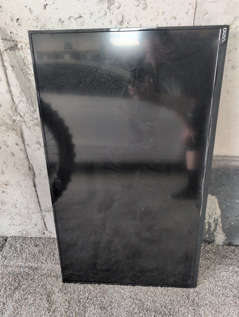 42" Vizio TV for sale
