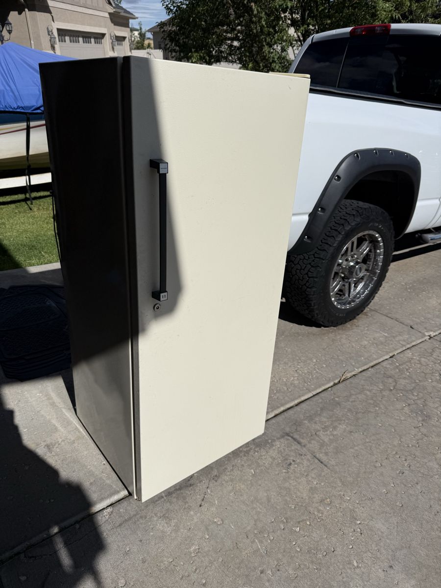 Upright freezer