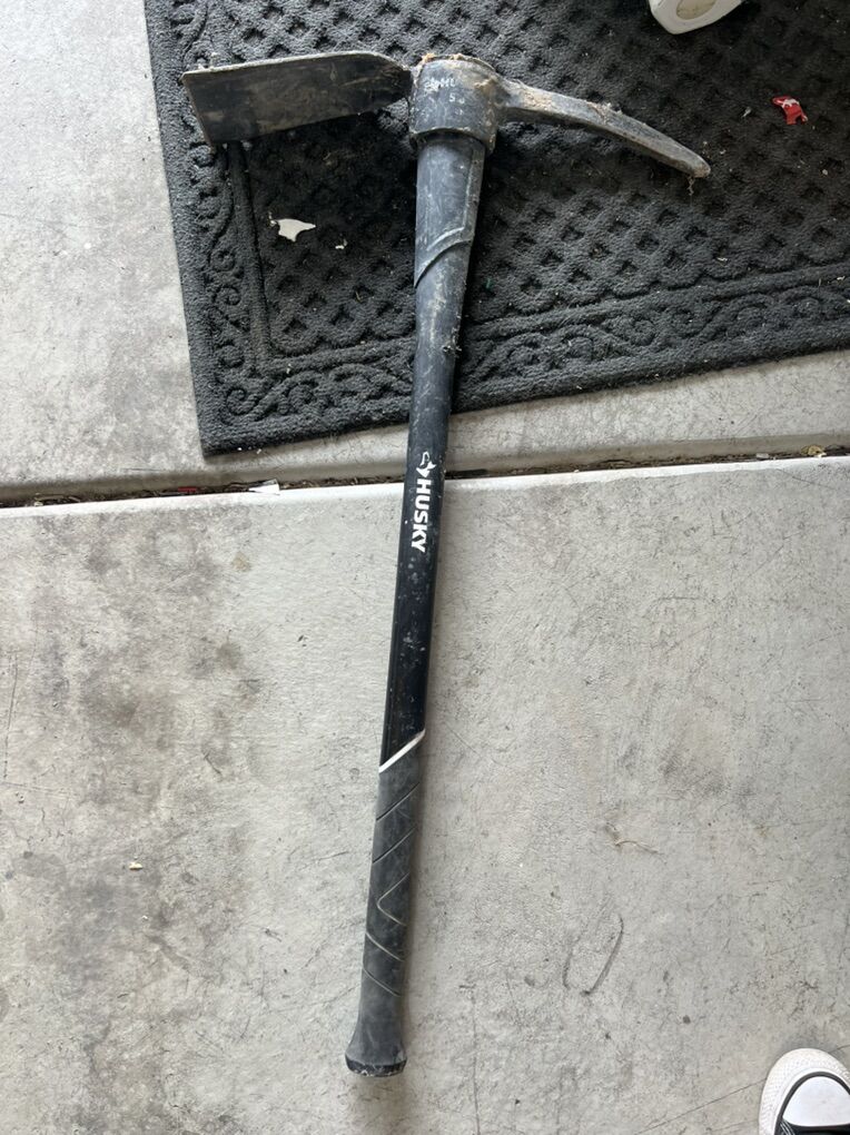 Husky Pick Ax