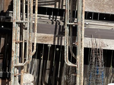 Stucco guy scaffolding