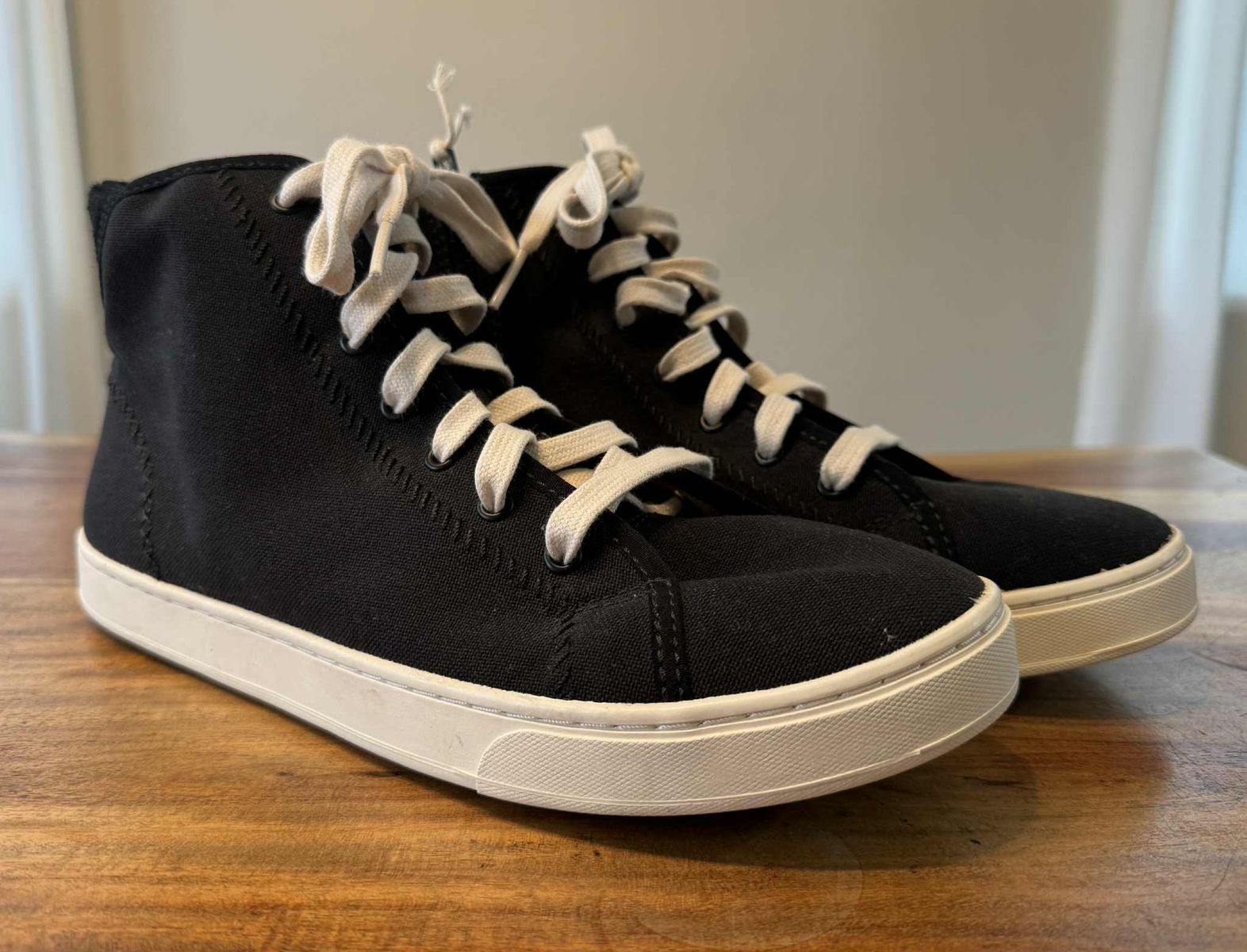 NEW - Olukai PILAHI High Top Sneakers Shoes - Womens US 9.5 - Black