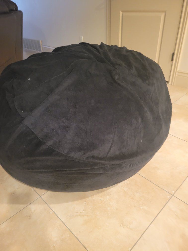 Large Black Velvet Bean Bag Chair - Comfortable Seating Solution