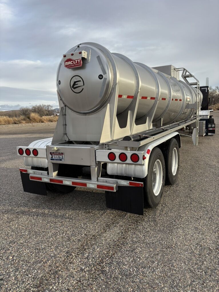 Mac 5600 Tank Trailer