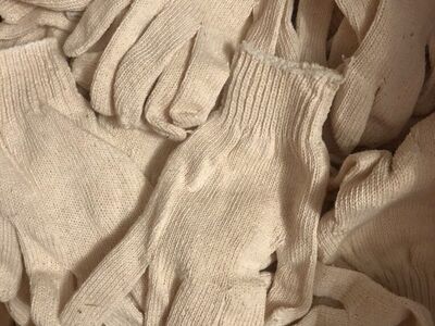 Cream Color Knit Gloves