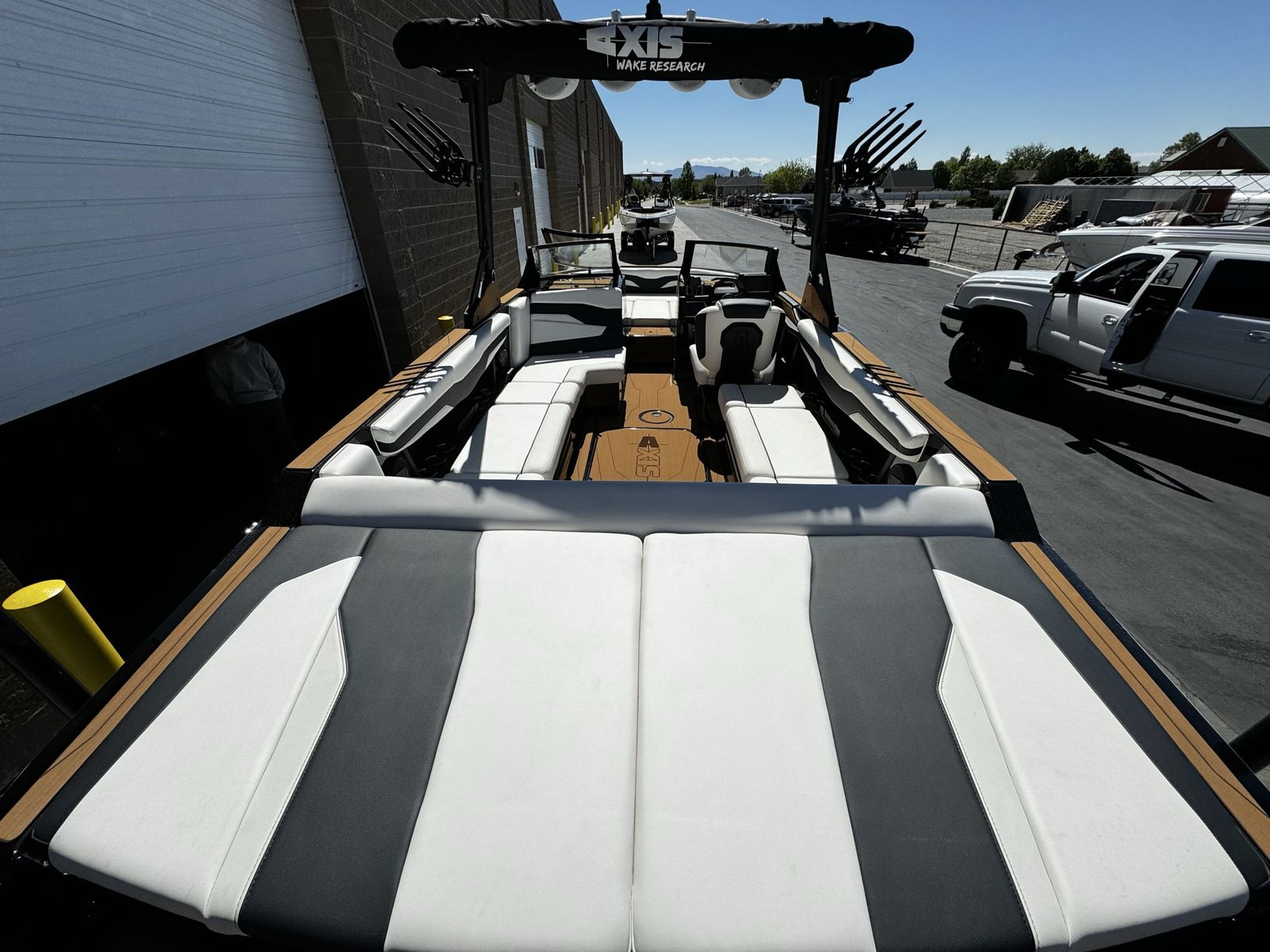 Main image 5