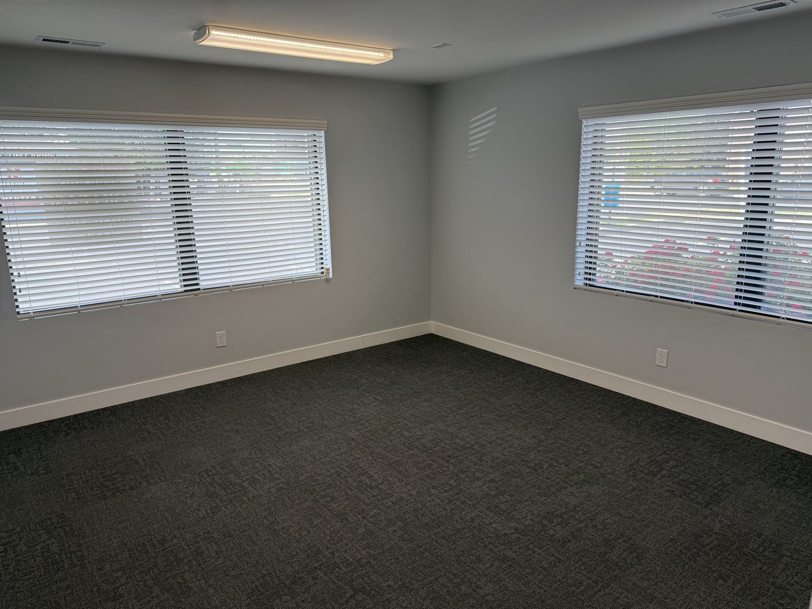 Main image 8