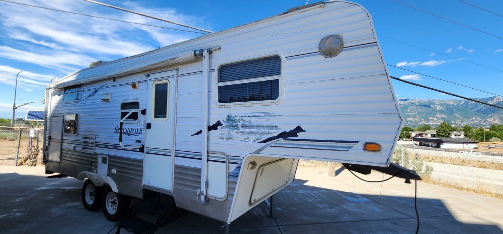 2004 Springdale 249BHL 5th Wheel