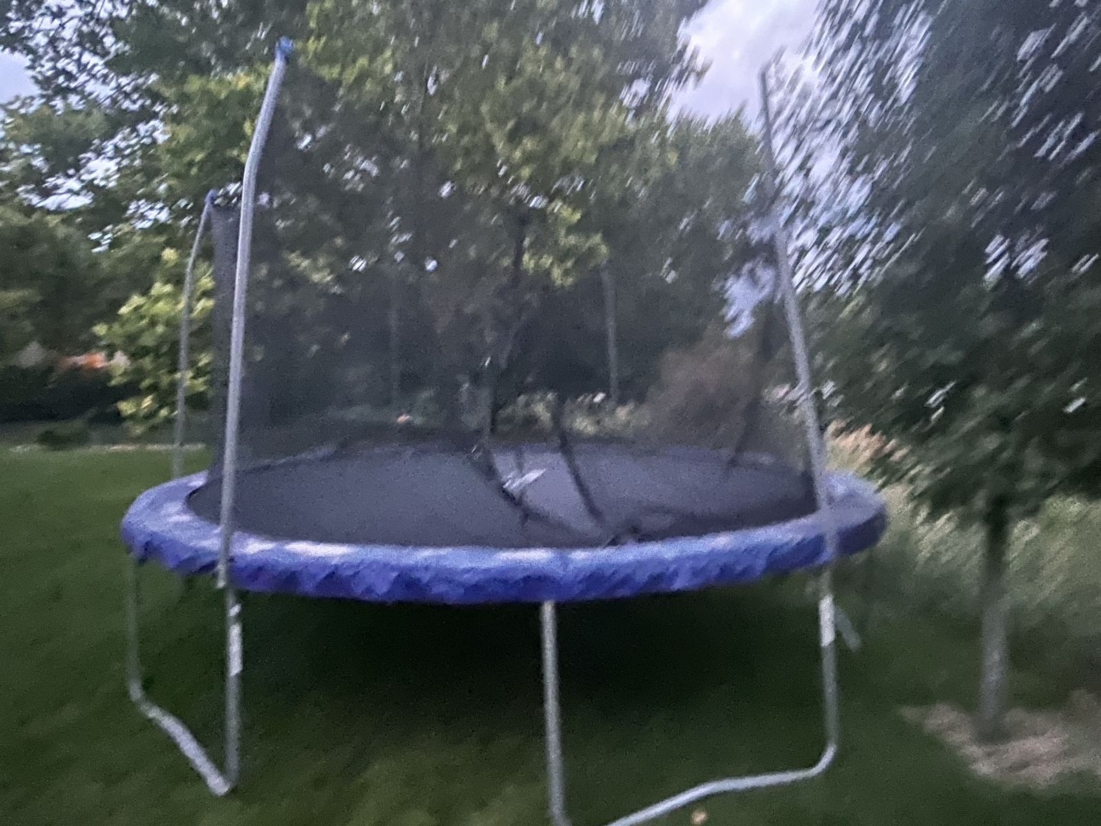 15’ Trampoline Free, Good Condition