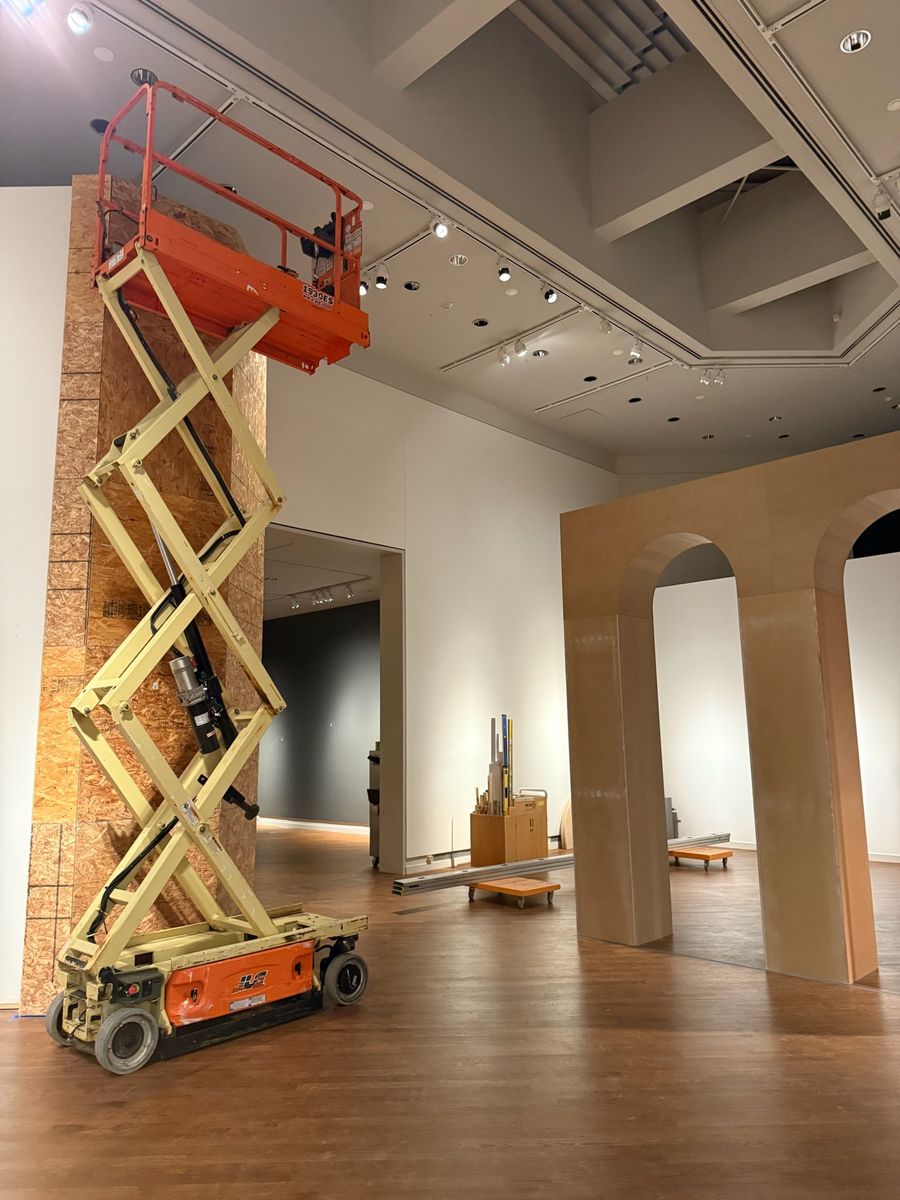 SCISSOR LIFT 19 -  26 - 32 FT.   RENTAL