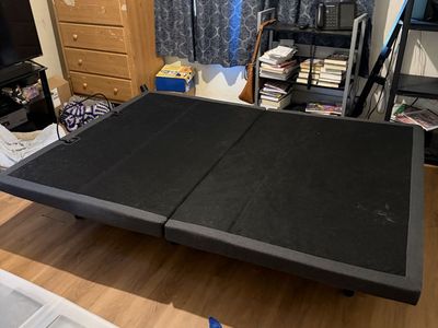 Adjustable bed frame queen size