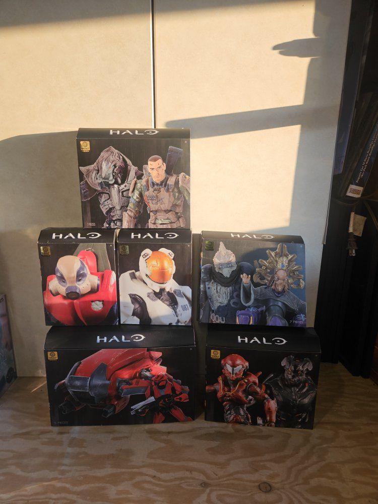 Halo Jazwares Vault Limited Edition Action Figure Collection Set of 6 NIB