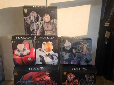 Halo Jazwares Vault Limited Edition Action Figure Collection Set of 6 NIB