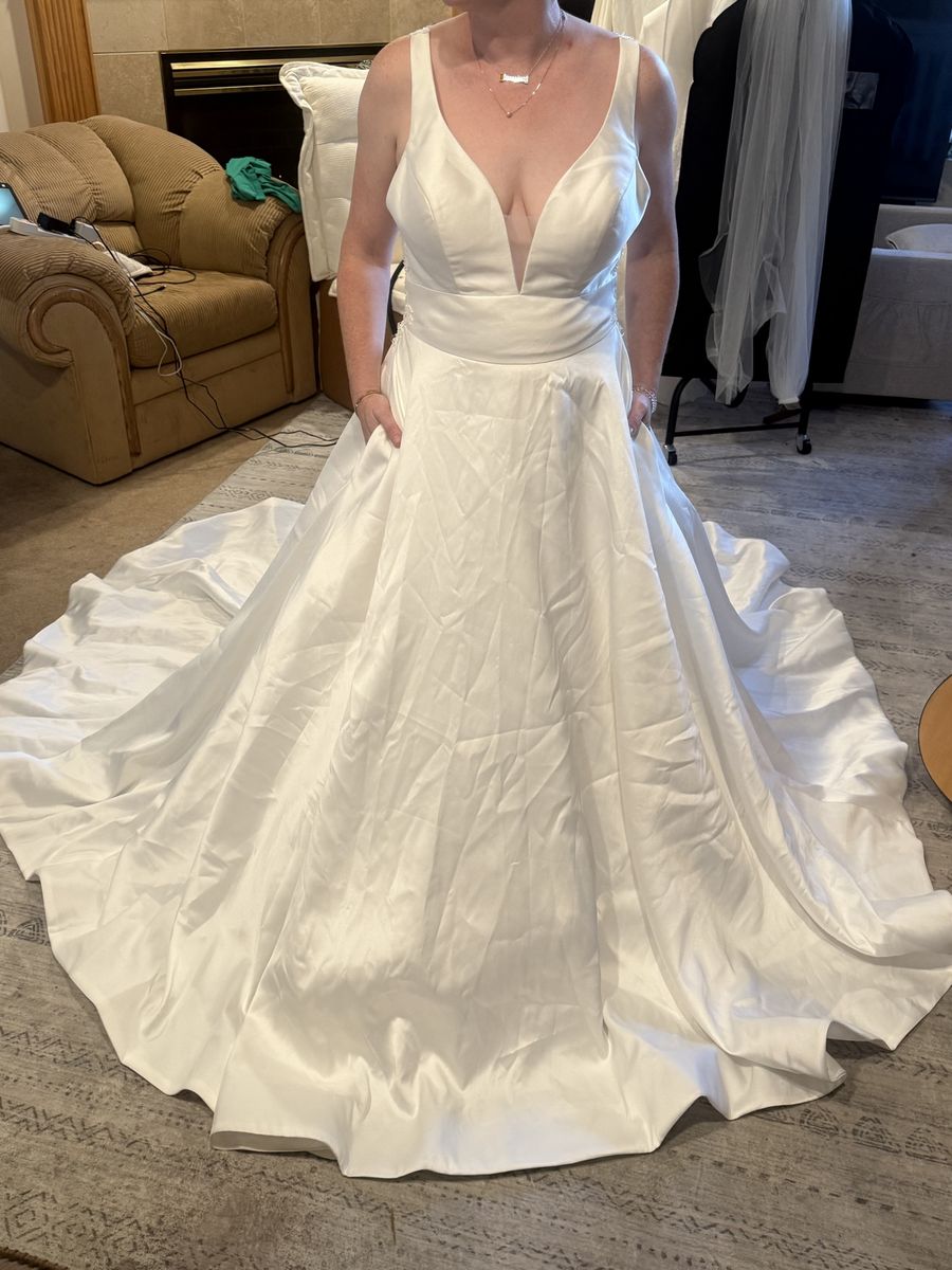 White Satin Wedding Dress with V-Neck and Pockets