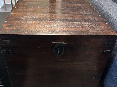 Storage cube/end table